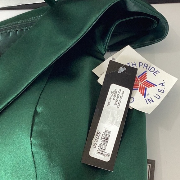 Xscape Women's Green Off-Shoulder Maxi Dress - Picture 9 of 9